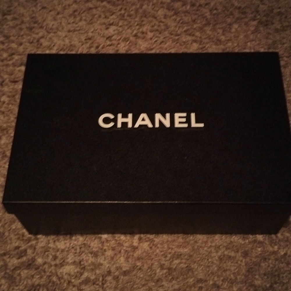 Chanel classic pumps